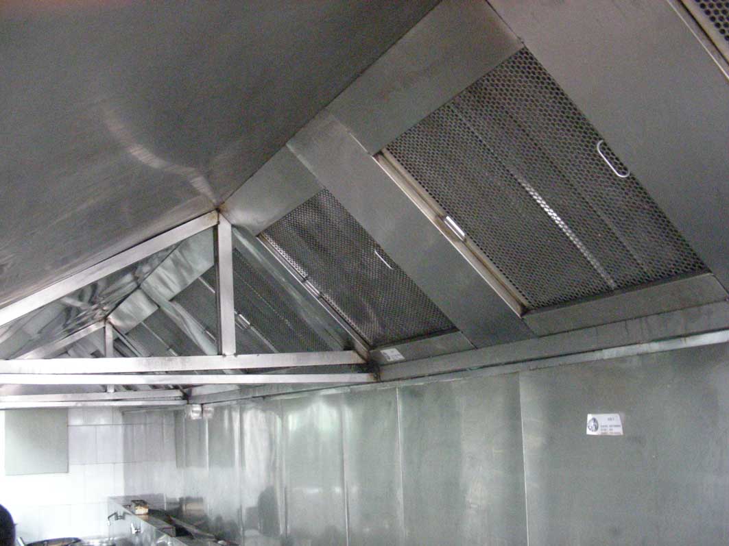 清洗后的煙罩、灶臺(tái)